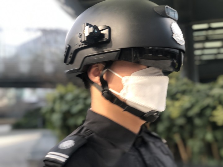 交警警用头盔图片